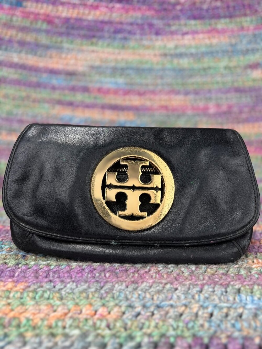 Tory Burch Logo Clutch (very used condition)